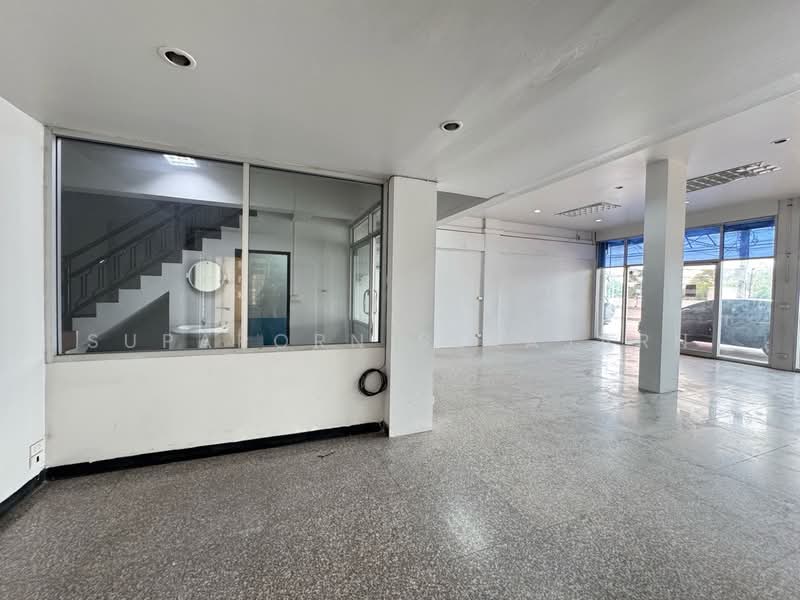 อาคารพาณิชย์ 4.5 ชั้น ห้องมุม มีพื้นที่ด้านข้าง ติดถนนราชพฤกษ์ ใกล้บุญถาวร และ MRT บางรักน้อย-ท่าอิฐ, นนทบุรี, บางรักน้อย, เมืองนนทบุรี, นนทบุรี, 468 ตร.ม., ตึกแถว-อาคารพาณิชย์ ให้เช่า, โดย Supaporn Sekajarn, 500173709 - DDproperty.com