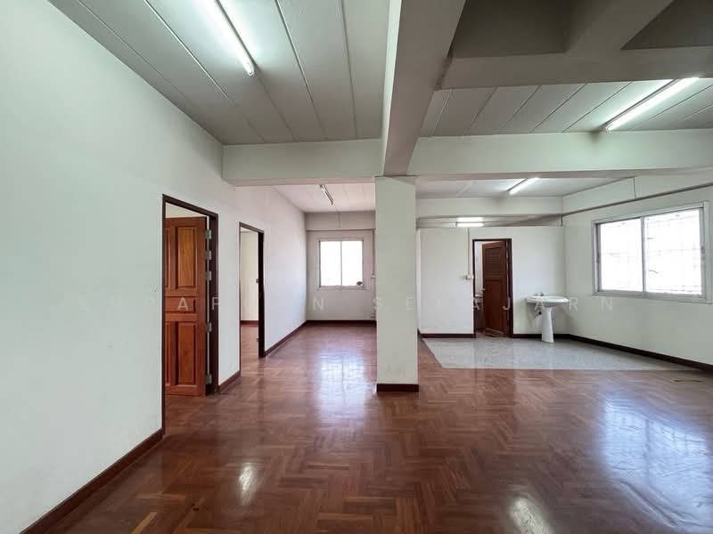 อาคารพาณิชย์ 4.5 ชั้น ห้องมุม มีพื้นที่ด้านข้าง ติดถนนราชพฤกษ์ ใกล้บุญถาวร และ MRT บางรักน้อย-ท่าอิฐ, นนทบุรี, บางรักน้อย, เมืองนนทบุรี, นนทบุรี, 468 ตร.ม., ตึกแถว-อาคารพาณิชย์ ให้เช่า, โดย Supaporn Sekajarn, 500173709 - DDproperty.com