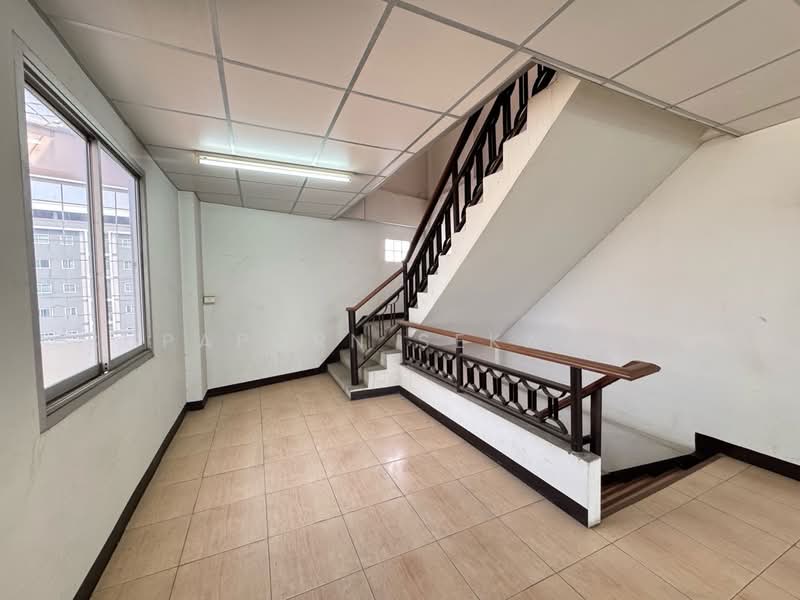 อาคารพาณิชย์ 4.5 ชั้น ห้องมุม มีพื้นที่ด้านข้าง ติดถนนราชพฤกษ์ ใกล้บุญถาวร และ MRT บางรักน้อย-ท่าอิฐ, Nonthaburi, Bang Rak Noi, Muang Nonthaburi, Nonthaburi, , 468 sqm, Shophouse For Rent, by Supaporn Sekajarn, 500173709 - DDproperty.com