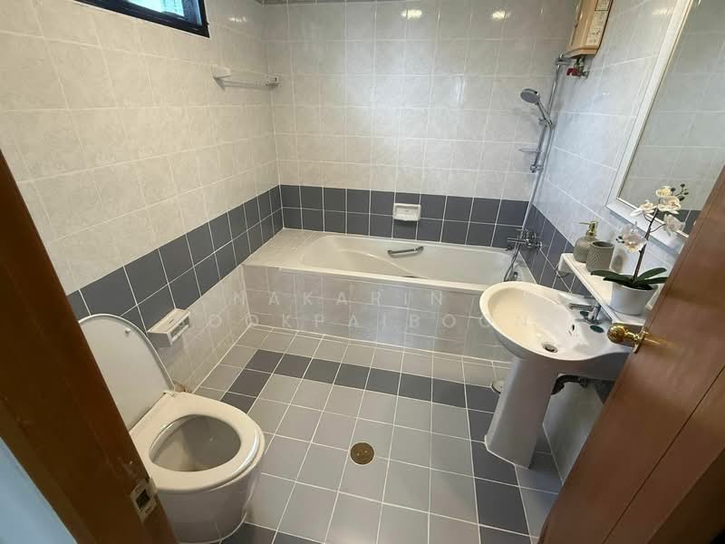 United Tower Thonglor, Bangkok, 333 Soi Thonglor 17, Khlong Tan Nua, Watthana, Bangkok, 2 Bedrooms, 114 sqm, Condo For Rent, by Nakarin Sookpaiboon, 500173828 - DDproperty.com