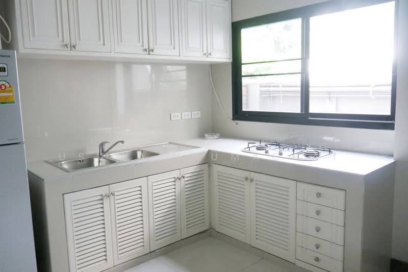 Pool villa in Thonglor, Bangkok, Khlong Tan Nua, Watthana, Bangkok, 3 Bedrooms, 400 sqm, Villa For Rent, by Usuma Usumachat, 500173985 - DDproperty.com