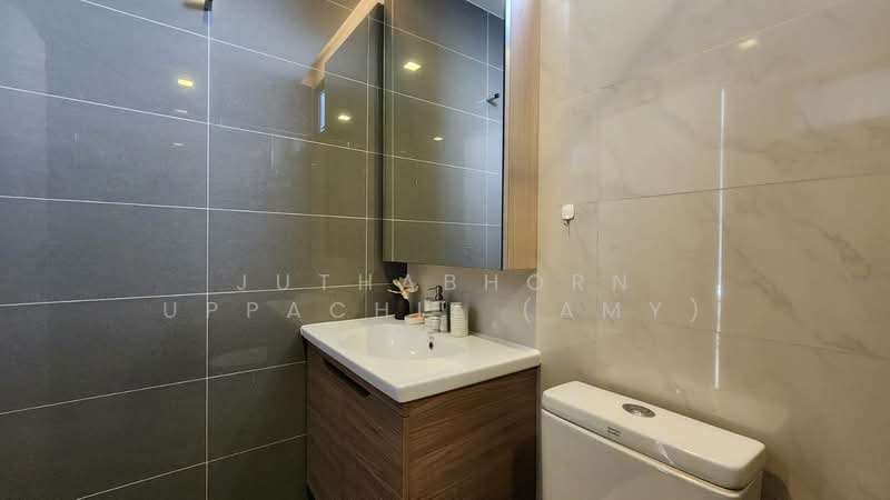 M Thonglor 10, Bangkok, 9 Soi Ekkamai 12, Ekkamai Road, Khlong Tan Nua, Watthana, Bangkok, 2 Bedrooms, 58 sqm, Condo For Rent, by Juthabhorn Uppachit (Amy), 500173989 - DDproperty.com