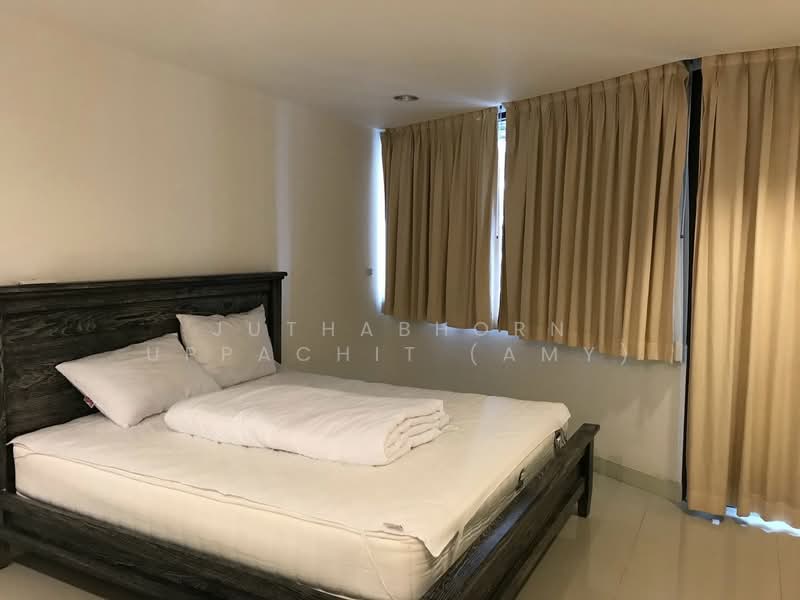 The Royal Place 1, Bangkok, Rajdamri, Lumphini, Pathum Wan, Bangkok, 2 Bedrooms, 146 sqm, Condo For Rent, by Juthabhorn Uppachit (Amy), 500173999 - DDproperty.com