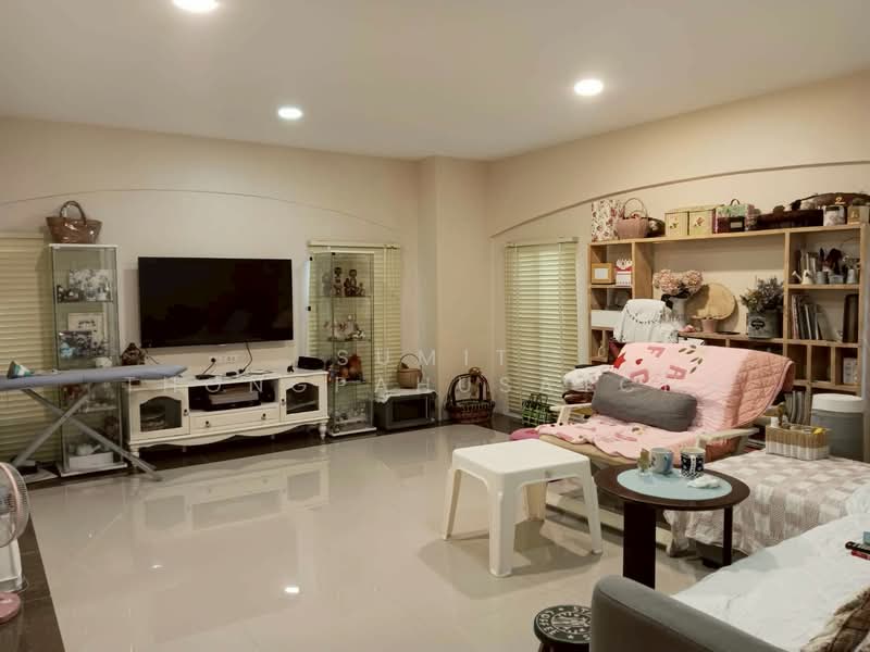 The City Pinklao-Sai 2, Bangkok, Borommaratchachonnani Frontage Rd, Sala Thammasop, Thawi Watthana, Bangkok, 6 Bedrooms, 420 sqm, Single Detached House For Sale, by Sumit Thongpahusatcha, 500174013 - DDproperty.com