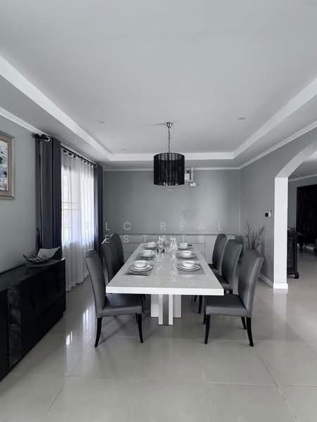 Pool View Villa 3 Bedroom for sale East Pattaya, Chon Buri (Pattaya), Bang Lamung, Bang Lamung (Pattaya), Chon Buri (Pattaya), 3 Bedrooms, 800 sqm, Villa For Rent, by PLC Real Estate, 500174041 - DDproperty.com