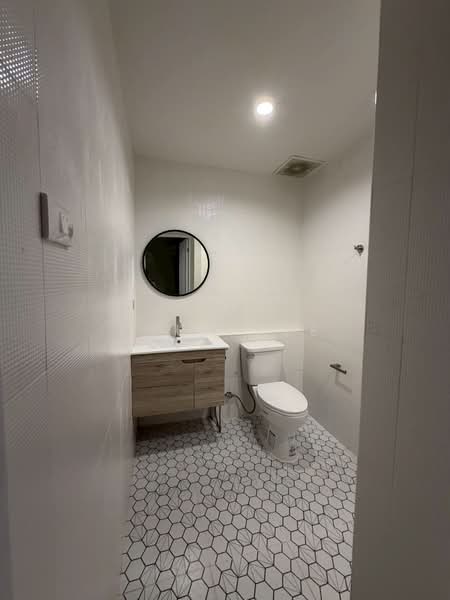 Townhome for rent Phra Khanong Sukhumvit 46 ( SPSEVE1757 ), Bangkok, สุขุมวิท46, Phra Kanong, Khlong Toei, Bangkok, 5 Bedrooms, 400 sqm, Townhouse For Rent, by Khun Eve, 500174066 - DDproperty.com