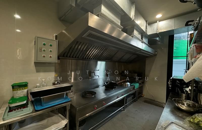 ขายบ้านเดี่ยว 4 ชั้น พร้อมกิจการคาเฟ่และห้องพัก สไตล์ยุโรป ทำเลริมแม่น้ำ, Nakhon Pathom, Bang Kaeo Fa, Nakhon Chai Sri, Nakhon Pathom, 6 Bedrooms, 567 sqm, Single Detached House For Sale, by Jutanon Komoottanaruk, 500174075 - DDproperty.com