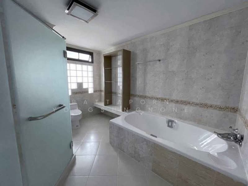Oriental Towers, Bangkok, 25 Soi Ekkamai 12, Ekkamai Road, Khlong Tan Nua, Watthana, Bangkok, 5 Bedrooms, 450 sqm, Condo For Rent, by Pattaporn Yongsungnone, 500174094 - DDproperty.com