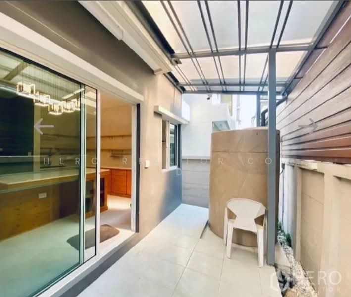 For sale 3 Bedroom Detached House in Grand Bangkok Boulevard Rama 9 - Srinakarin hre00331, Bangkok, Thap Chang, Saphan Sung, Bangkok, 3 Bedrooms, 285 sqm, Single Detached House For Sale, by Hero Realtor Co., Ltd., 500174106 - DDproperty.com