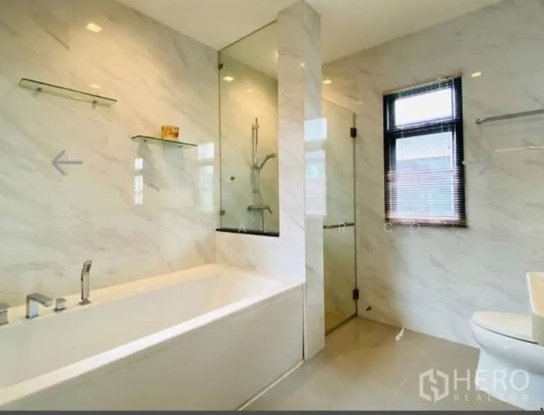 For sale 3 Bedroom Detached House in Grand Bangkok Boulevard Rama 9 - Srinakarin hre00331, Bangkok, Thap Chang, Saphan Sung, Bangkok, 3 Bedrooms, 285 sqm, Single Detached House For Sale, by Hero Realtor Co., Ltd., 500174106 - DDproperty.com