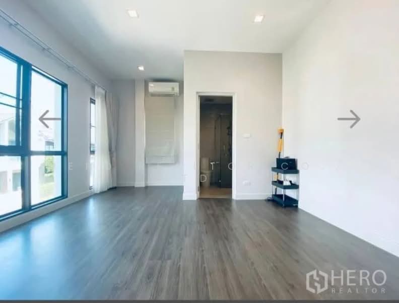 For sale 3 Bedroom Detached House in Grand Bangkok Boulevard Rama 9 - Srinakarin hre00331, Bangkok, Thap Chang, Saphan Sung, Bangkok, 3 Bedrooms, 285 sqm, Single Detached House For Sale, by Hero Realtor Co., Ltd., 500174106 - DDproperty.com