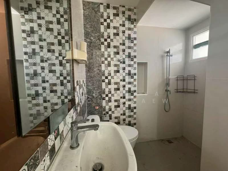 Golden Town Pattaya, Chon Buri (Pattaya), Nong Pru, Bang Lamung (Pattaya), Chon Buri (Pattaya), 3 Bedrooms, 72 sqm, Townhouse For Sale, by Arthittaya Chochorkaew, 500174131 - DDproperty.com