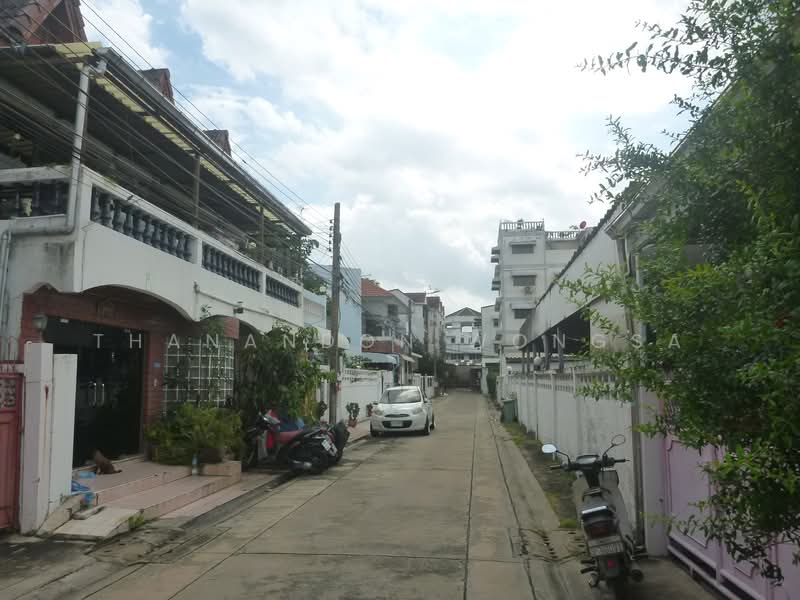 "ทาวน์เฮ้าส์3คูหา ถนน สุทธิสาร สามเสนนอก ห้วยขวาง จังหวัด กรุงเทพมหานคร", Bangkok, สุทธิสาร, Samsen Nok, Huai Khwang, Bangkok, 2 Bedrooms, 214 sqm, Townhouse For Sale, by Thanandon Wongsa, 500174136 - DDproperty.com