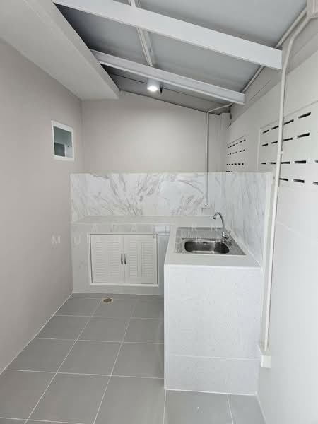 ทาวน์โฮมหลังมุม ม.จิตรณรงค์ 21 ราคาดี ทำเลพุทธมณฑลสาย 4 เพียง 1.89 ล้าน!, กรุงเทพ, พุทธมณฑลสาย 4, หนองค้างพลู, หนองแขม, กรุงเทพ, 135 ตร.ม., ทาวน์เฮ้าส์ ขาย, โดย Apaporn Muanthorani, 500174148 - DDproperty.com