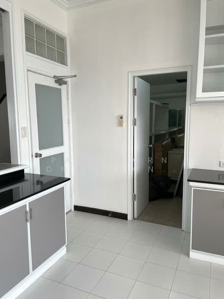 KC Court, Bangkok, 28 Soi Thonglor 13, Khlong Tan Nua, Watthana, Bangkok, 3 Bedrooms, 350 sqm, Apartment For Rent, by Pattaporn Yongsungnone, 500174227 - DDproperty.com