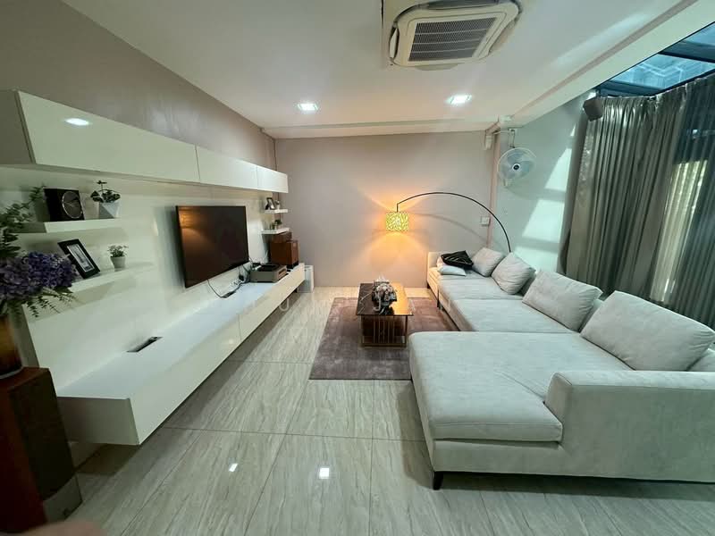 Manthana Rama 9-Srinakarin, Bangkok, 50 Krungthep Kreetha Road, Hua Mak, Bang Kapi, Bangkok, 4 Bedrooms, 350 sqm, Single Detached House For Rent, by Khun Jane, 500174249 - DDproperty.com