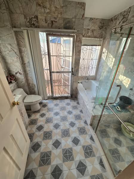 Royal Park Ville Suwinthawong : โรยัล ปาร์ค วิลล์ สุวินทวงศ์, กรุงเทพ, ถนนสุวินทวงศ์, ลำผักชี, หนองจอก, กรุงเทพ, 150 ตร.ม., บ้านเดี่ยว ขาย, โดย The Best Property นอม, 500174261 - DDproperty.com