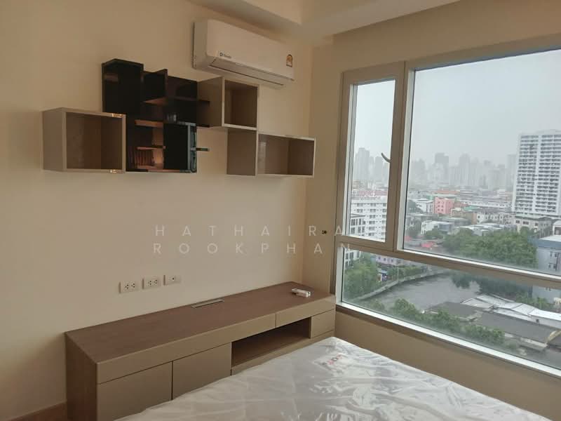 Thru Thonglor, Bangkok, Petchaburi Road, Bang Kapi, Huai Khwang, Bangkok, 1 Bedroom, 32 sqm, Condo For Sale, by Hathairat Rookphan , 500174296 - DDproperty.com