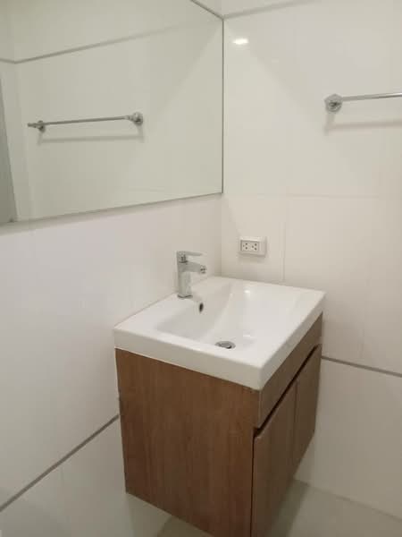 Thru Thonglor, Bangkok, Petchaburi Road, Bang Kapi, Huai Khwang, Bangkok, 1 Bedroom, 32 sqm, Condo For Sale, by Hathairat Rookphan , 500174296 - DDproperty.com