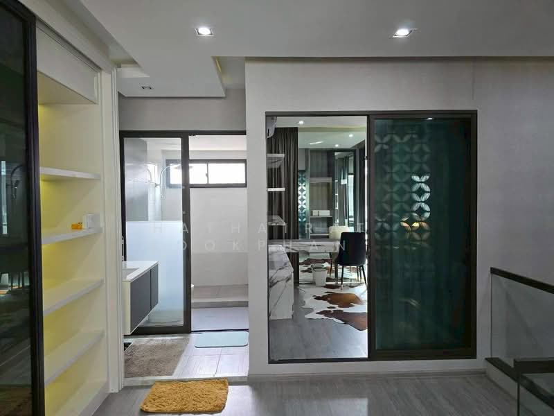 Landmark Ekamai-Ramindra, Bangkok, Sukhonthasawat Road, Lat Phrao, Lat Phrao, Bangkok, 3 Bedrooms, 168 sqm, Townhouse For Sale, by Hathairat Rookphan , 500174404 - DDproperty.com
