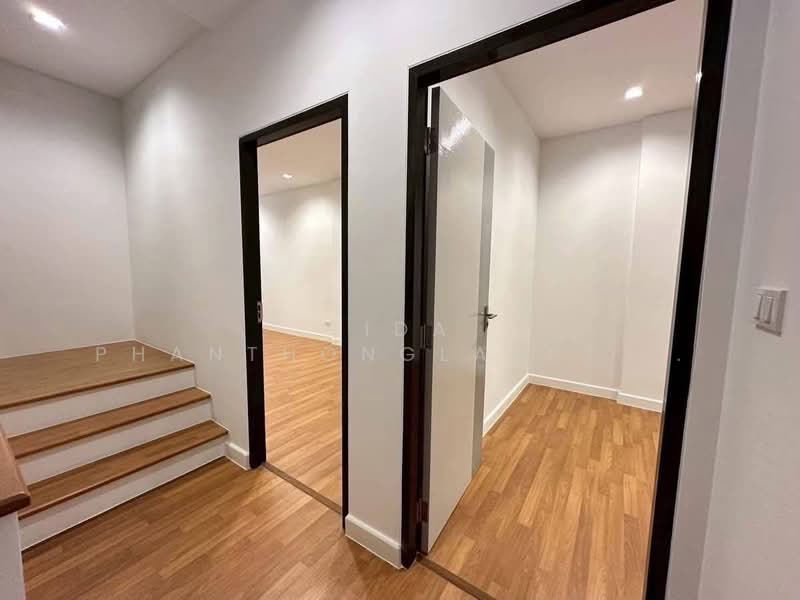 For rent: Brand new home office in Satri Witthaya 2 area, near Ekkamai-Ramintra Expressway., Bangkok, Lat Phrao, Lat Phrao, Bangkok, , 300 sqm, Office Space For Rent, by Tida phanthonglarptawee, 500174405 - DDproperty.com