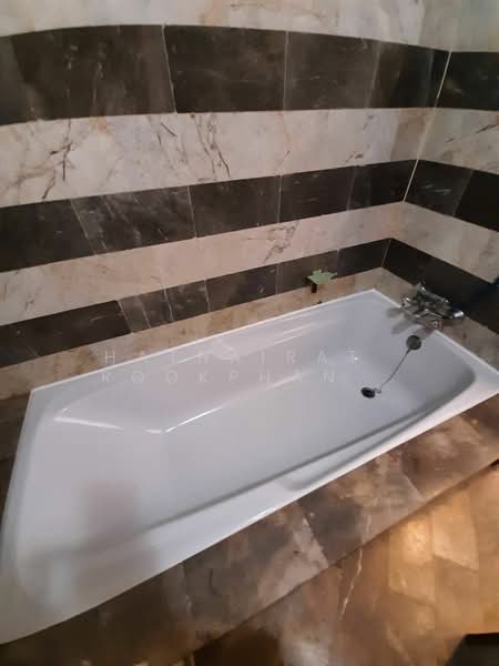 Sukhumvit Suite : สุขุมวิท สวีท, กรุงเทพ, 19 ซอยสุขุมวิท 13, คลองเตยเหนือ, วัฒนา, กรุงเทพ, 59 ตร.ม., คอนโด ขาย, โดย Hathairat Rookphan , 500174411 - DDproperty.com