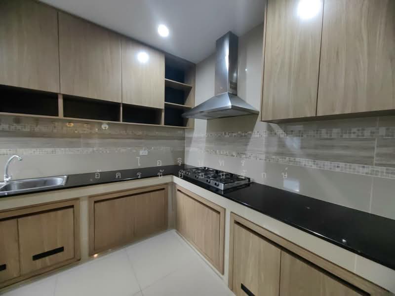 Burasiri Pattanakarn, Bangkok, New Pattanakarn Road, Prawet, Prawet, Bangkok, 4 Bedrooms, 300 sqm, Single Detached House For Rent, by ไอรินทร์ อัครชัยธนรักษ์, 500174441 - DDproperty.com