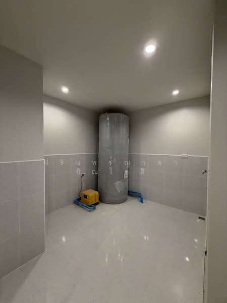 Townhouse near BTS Phrakanong, Bangkok, Phra Kanong, Khlong Toei, Bangkok, 5 Bedrooms, 400 sqm, Townhouse For Rent, by ปรินทร์ญาดา ชิณโชติ, 500174491 - DDproperty.com