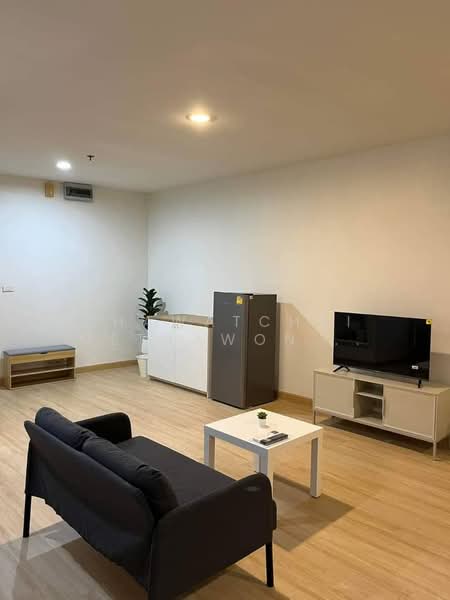 St Louis Grand Terrace, Bangkok, Soi Sathon 11 S Sathon Rd, Yan Nawa, Sathon, Bangkok, 1 Bedroom, 47 sqm, Condo For Sale, by Thawatchai Methawongworakul, 500174604 - DDproperty.com