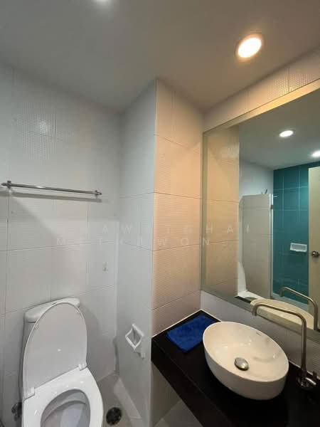 St Louis Grand Terrace, Bangkok, Soi Sathon 11 S Sathon Rd, Yan Nawa, Sathon, Bangkok, 1 Bedroom, 47 sqm, Condo For Sale, by Thawatchai Methawongworakul, 500174604 - DDproperty.com