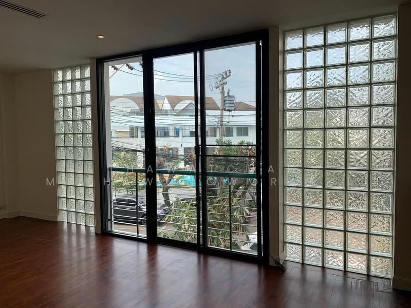 Home Place Sukhumvit 71 : โฮมเพลส สุขุมวิท 71, กรุงเทพ, ซอยพานิชกุล แยก 2, พระโขนงเหนือ, วัฒนา, กรุงเทพ, 313 ตร.ม., ทาวน์เฮ้าส์ ขาย, โดย Thawatchai Methawongworakul, 500174610 - DDproperty.com