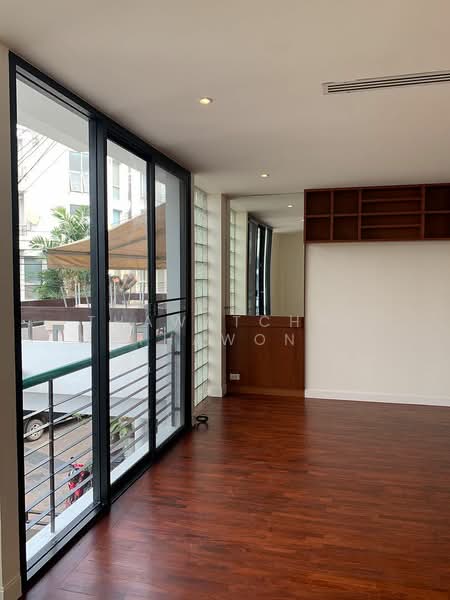 Home Place Sukhumvit 71, Bangkok, Soi Panichkul Yak 2, Phra Kanong Nua, Watthana, Bangkok, 3 Bedrooms, 313 sqm, Townhouse For Sale, by Thawatchai Methawongworakul, 500174610 - DDproperty.com