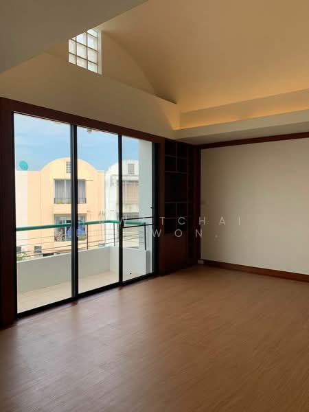 Home Place Sukhumvit 71, Bangkok, Soi Panichkul Yak 2, Phra Kanong Nua, Watthana, Bangkok, 3 Bedrooms, 313 sqm, Townhouse For Sale, by Thawatchai Methawongworakul, 500174610 - DDproperty.com