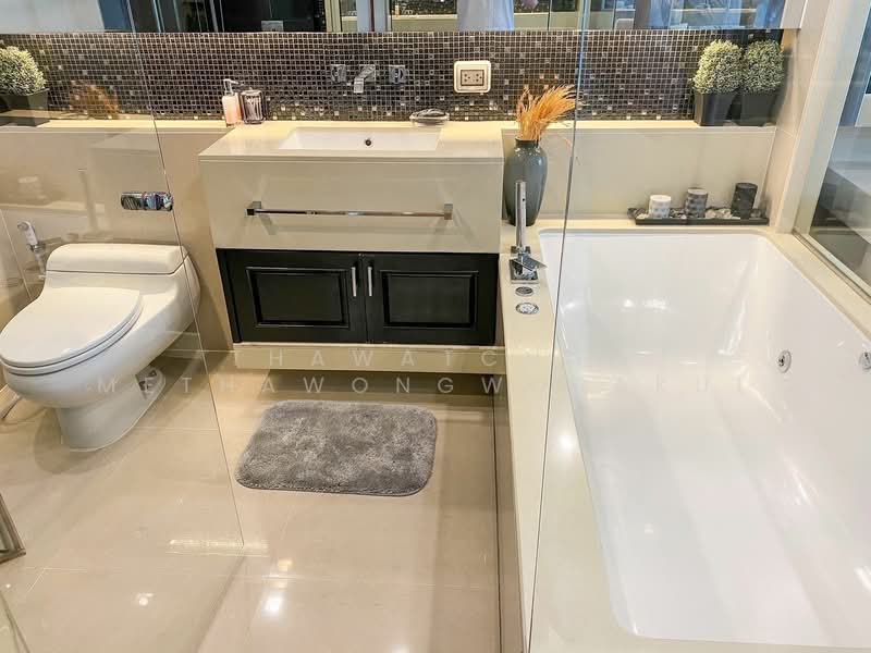 The Address Sathorn, Bangkok, 98 Sathorn Nua Road, Silom, Bang Rak, Bangkok, 1 Bedroom, 47 sqm, Condo For Sale, by Thawatchai Methawongworakul, 500174618 - DDproperty.com