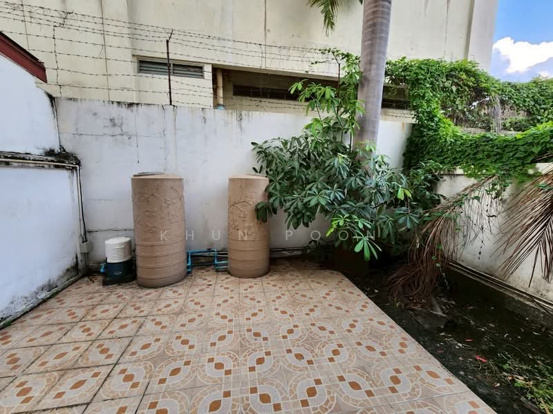 For Rent: 3-Storey Townhome | 300 m. to BTS Bang Chak (SPSSR113), Bangkok, สุขุมวิท97, Bang Chak, Phra Khanong, Bangkok, 4 Bedrooms, 250 sqm, Townhouse For Rent, by Khun Poon, 500174631 - DDproperty.com