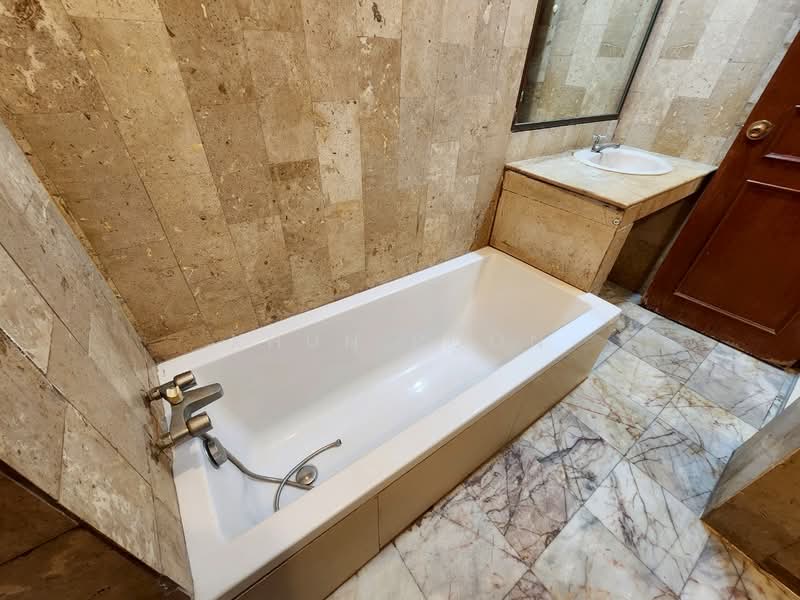 For Rent: 3-Storey Townhome | 300 m. to BTS Bang Chak (SPSSR113), Bangkok, สุขุมวิท97, Bang Chak, Phra Khanong, Bangkok, 4 Bedrooms, 250 sqm, Townhouse For Rent, by Khun Poon, 500174631 - DDproperty.com