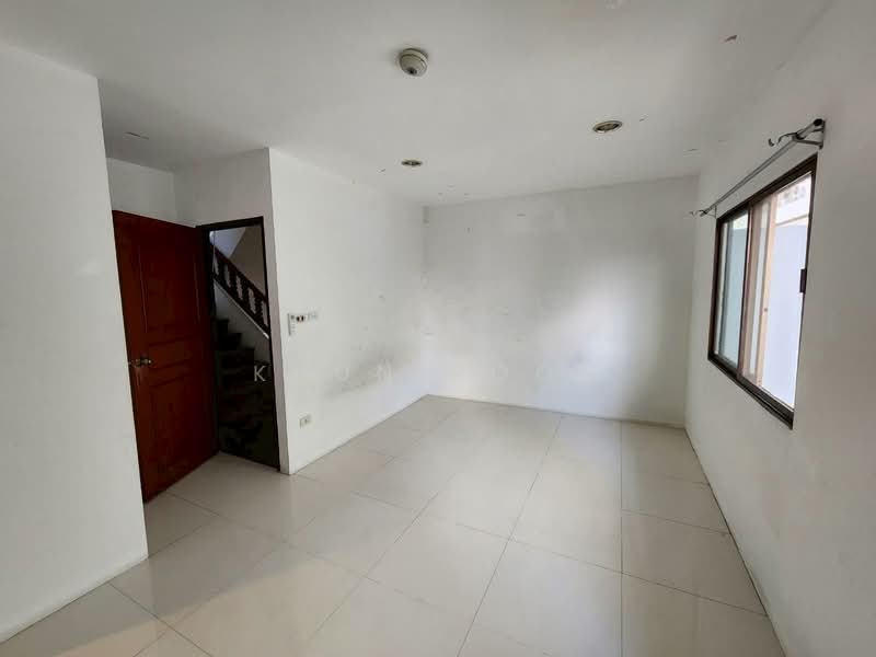 For Rent: 3-Storey Townhome | 300 m. to BTS Bang Chak (SPSSR113), Bangkok, สุขุมวิท97, Bang Chak, Phra Khanong, Bangkok, 4 Bedrooms, 250 sqm, Townhouse For Rent, by Khun Poon, 500174631 - DDproperty.com