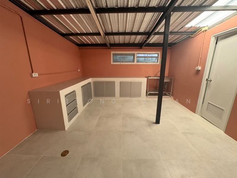 Phanason Villa 10 : พนาสนธิ์ วิลล่า 10, กรุงเทพ, ซอย สุขุมวิท 77, ประเวศ, ประเวศ, กรุงเทพ, 250 ตร.ม., ทาวน์เฮ้าส์ ขาย, โดย Sirithong Saetang, 500174646 - DDproperty.com