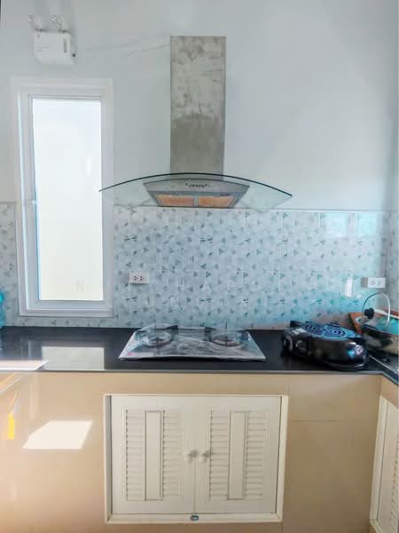 บ้านในโครงการ ให้เช่า – โซนต้นเปา | สันกำแพง ค่าเช่า 15,000 บาท / เดือน รหัสทรัพย์ : No.13H697, Chiang Mai, San Ton Pao, San Kamphaeng, Chiang Mai, 3 Bedrooms, 110 sqm, Single Detached House For Rent, by Rutchaporn Tunsiri, 500174651 - DDproperty.com