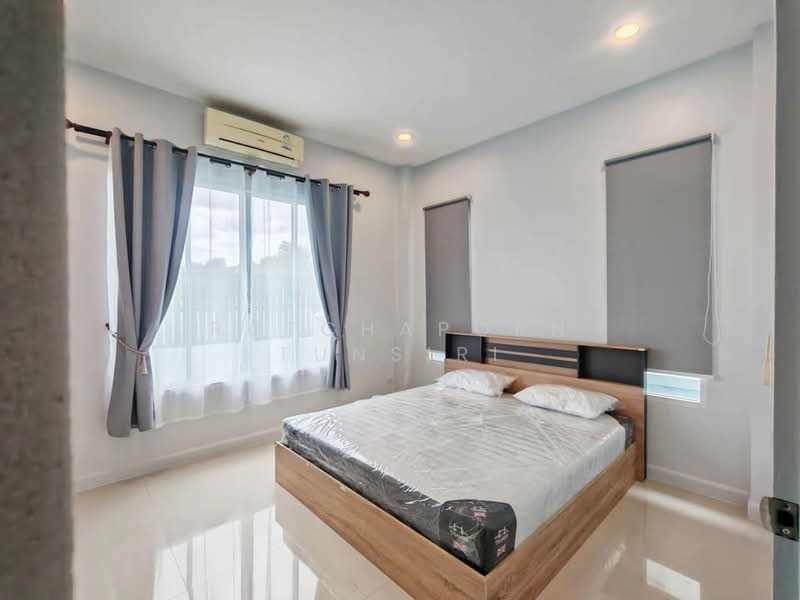 บ้านในโครงการ ให้เช่า – โซนต้นเปา | สันกำแพง ค่าเช่า 15,000 บาท / เดือน รหัสทรัพย์ : No.13H697, Chiang Mai, San Ton Pao, San Kamphaeng, Chiang Mai, 3 Bedrooms, 110 sqm, Single Detached House For Rent, by Rutchaporn Tunsiri, 500174651 - DDproperty.com