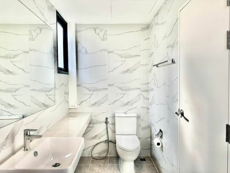 Baan Klang Muang The Edition Sukhumvit-Onnut, Bangkok, Soi On Nut, Prawet, Prawet, Bangkok, 3 Bedrooms, 153 sqm, Semi-Detached House (Twin House) For Sale, by Walapa Jidbumrungsakun, 500174682 - DDproperty.com