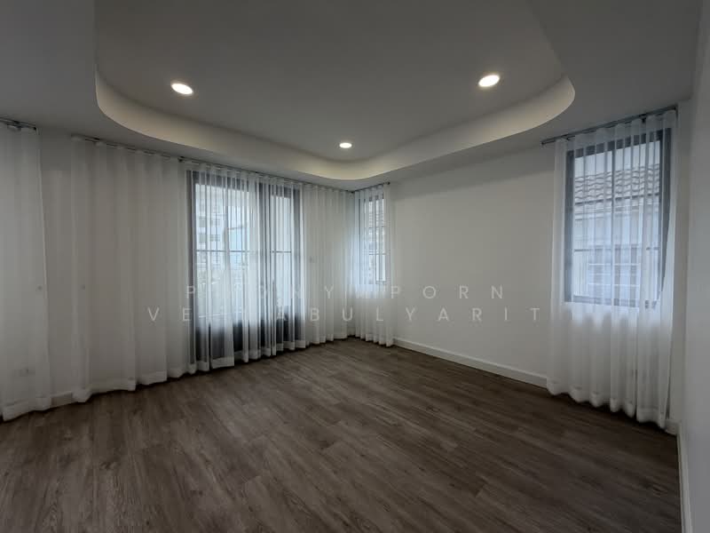 บ้านเดี่ยวตกแต่งสไตล์ Cozy ซอยอ่อนนุช 44, กรุงเทพ, สวนหลวง, สวนหลวง, กรุงเทพ, 250 ตร.ม., บ้านเดี่ยว ขาย, โดย Poonyaporn Veerabulyarit, 500174697 - DDproperty.com