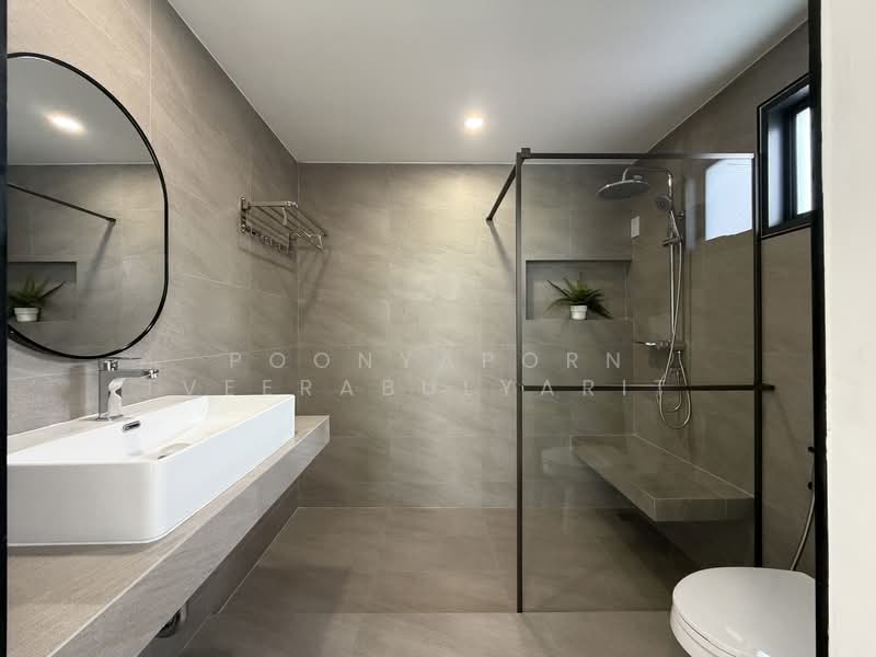 บ้านเดี่ยวตกแต่งสไตล์ Cozy ซอยอ่อนนุช 44, กรุงเทพ, สวนหลวง, สวนหลวง, กรุงเทพ, 250 ตร.ม., บ้านเดี่ยว ขาย, โดย Poonyaporn Veerabulyarit, 500174697 - DDproperty.com