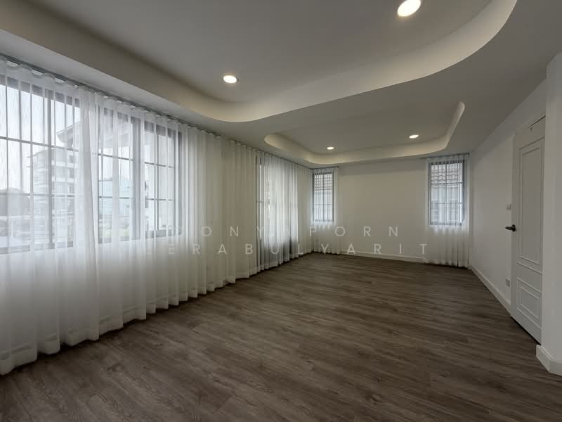 บ้านเดี่ยวตกแต่งสไตล์ Cozy ซอยอ่อนนุช 44, กรุงเทพ, สวนหลวง, สวนหลวง, กรุงเทพ, 250 ตร.ม., บ้านเดี่ยว ขาย, โดย Poonyaporn Veerabulyarit, 500174697 - DDproperty.com