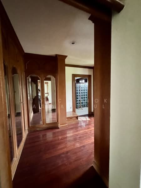 Townhome Sukhumvit 39 900m from BTS Prompong, Bangkok, Sukhumvit 39, Khlongtoei Nua, Watthana, Bangkok, 8 Bedrooms, 800 sqm, Townhouse For Rent, by Jomchanok Aswavibul, 500174751 - DDproperty.com