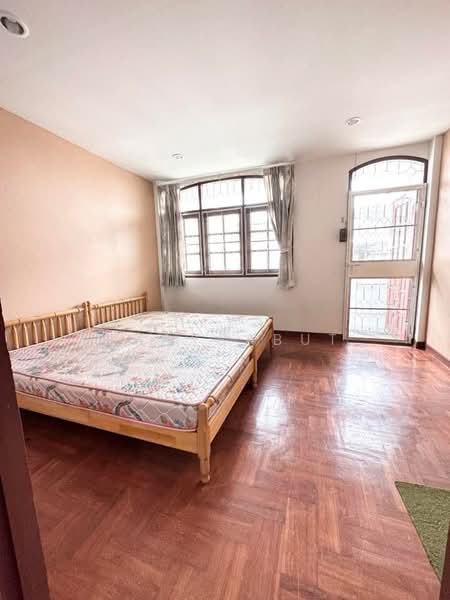 ทาวเฮาส์ ทางขึ้นรถไฟฟ้าลาดพร้าว71 อยู่ประตูหมู่บ้าน, กรุงเทพ, วังทองหลาง, วังทองหลาง, กรุงเทพ, 150 ตร.ม., ทาวน์เฮ้าส์ ขาย, โดย Thiya Chaysabut, 500174786 - DDproperty.com