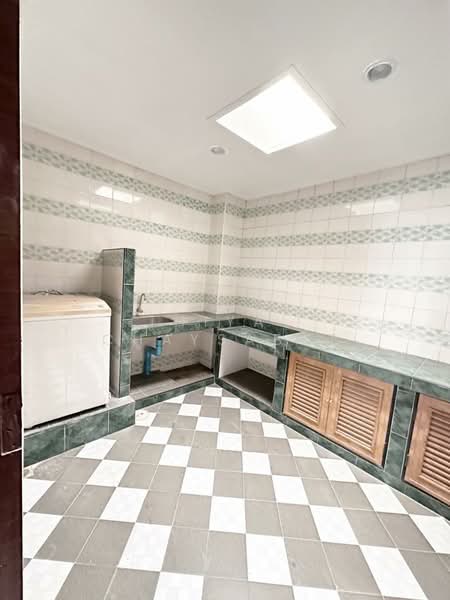 ทาวเฮาส์ ทางขึ้นรถไฟฟ้าลาดพร้าว71 อยู่ประตูหมู่บ้าน, กรุงเทพ, วังทองหลาง, วังทองหลาง, กรุงเทพ, 150 ตร.ม., ทาวน์เฮ้าส์ ขาย, โดย Thiya Chaysabut, 500174786 - DDproperty.com