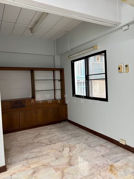 Townhome Thonglor soi 7 950m from BTS Thonglor, Bangkok, thonglor soi 7, Khlong Tan Nua, Watthana, Bangkok, 6 Bedrooms, 450 sqm, Townhouse For Rent, by Jomchanok Aswavibul, 500174796 - DDproperty.com