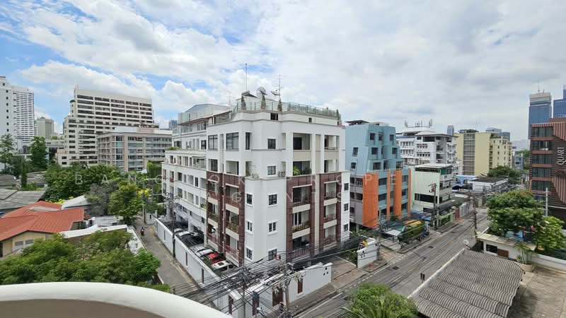 ให้เช่า - Ruamrudee Penthouse : ร่วมฤดีเพนท์เฮ้าส์, กรุงเทพ