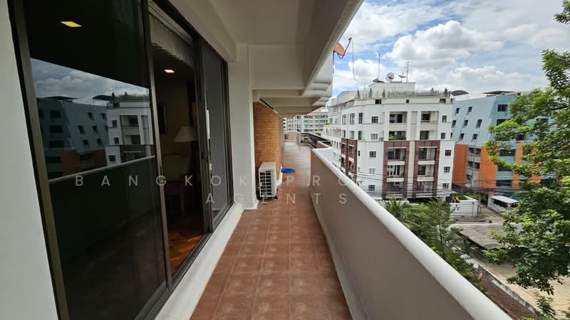 ให้เช่า - Ruamrudee Penthouse : ร่วมฤดีเพนท์เฮ้าส์, กรุงเทพ